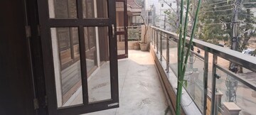 Balcony in 4 BHK Apartment at Sector 40 – for Rent