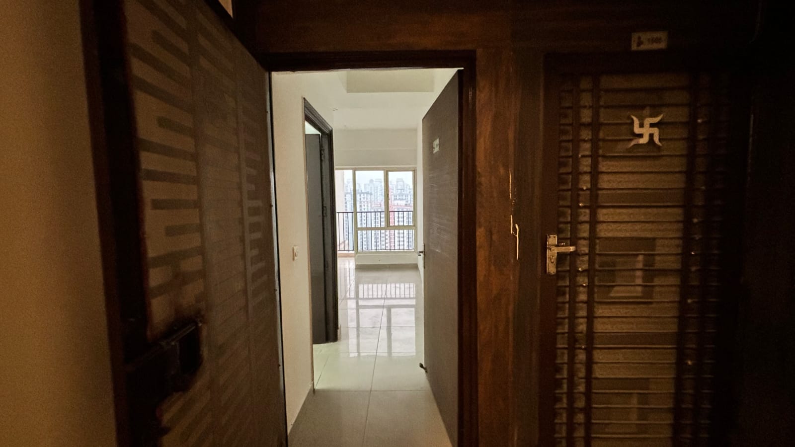 2.5 BHK + Study Room Apartment For Sale in Eros Sampoornam