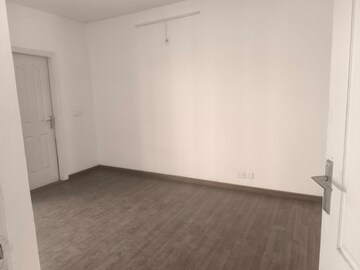 Room in 3 BHK Apartment at Bptp Park 81, Sector 81 – for Sale