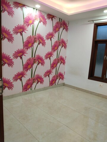 Room in 3 BHK Apartment at Panchsheel Vihar – for Rent