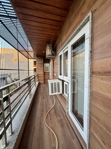 Balcony in 1 BHK Apartment at Sector 42 – for Rent