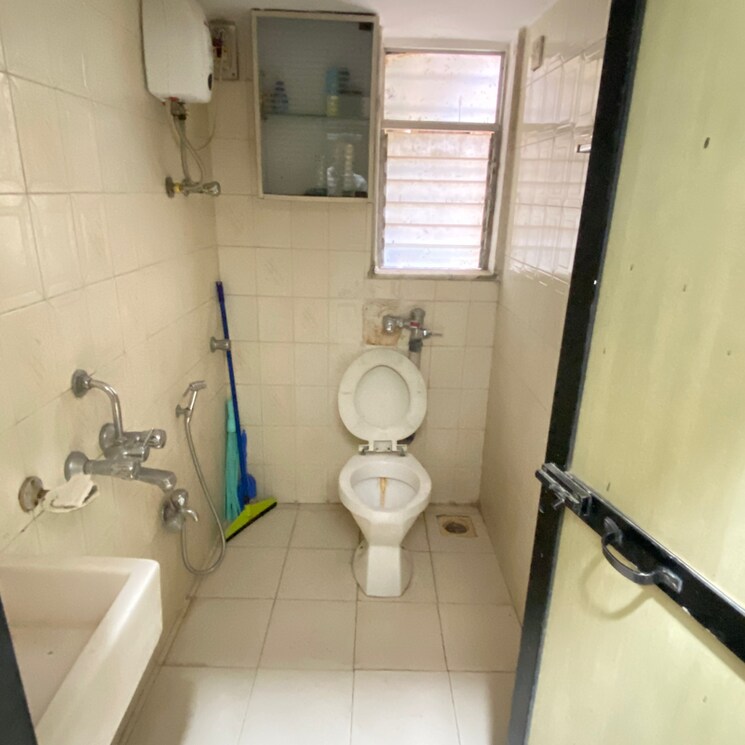 Bathroom, shiv-riddhi-lok-kailash-chs 1 Bedroom 465 Sq.Ft. Apartment In Siddhartha Nagar Mumbai 7980353