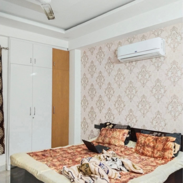 Bedroom in 3 BHK Builder Floor at Sector 22 – for Rent