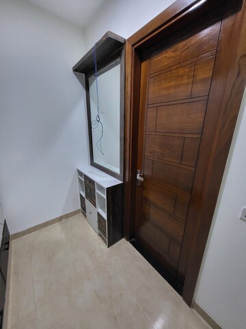 Room in 3 BHK Builder Floor at Sector 38 – for Rent