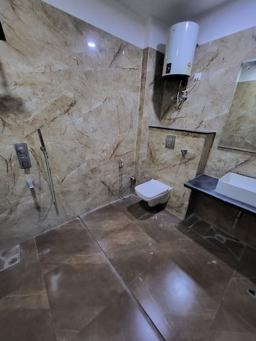Attached Bathroom in 3 BHK Builder Floor at Sector 38 – for Rent