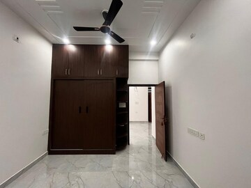 Master Bedroom in 2 BHK Independent House at Gomti Nagar – for Rent