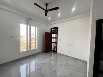 Room in 2 BHK Independent House at Gomti Nagar – for Rent