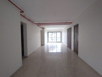 Room in 4 BHK Apartment at Dosti Eastern Bay, Wadala – for Rent