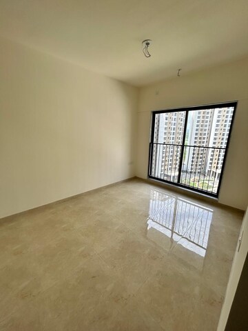 Room in 1 BHK Apartment at Sunteck MaxxWorld 6, Naigaon East – for Rent