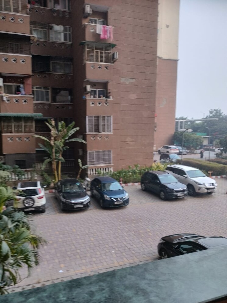  Parking, nimbus-the-hyde-park 2 Bedroom 915 Sq.Ft. Apartment In Sector 78 Noida 7980764