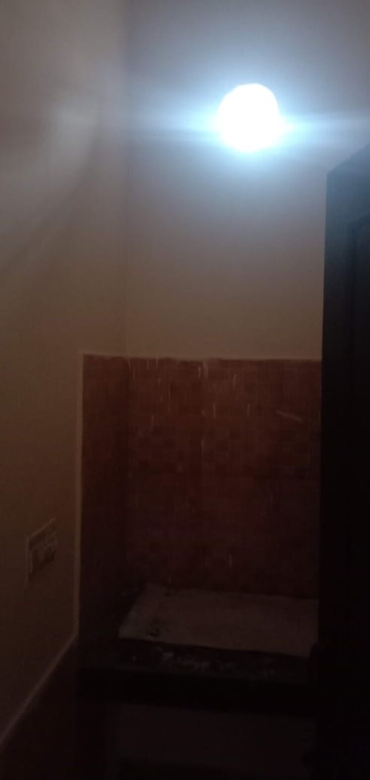 Room, sector 7 1.5 Bedroom 211 Sq.Ft. Independent House In Sector 7 Gurgaon 7980802