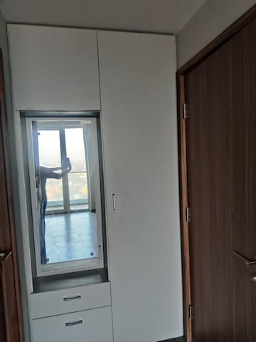 Room in 3.5 BHK Apartment at Emaar Digi Homes, Sector 62 – for Rent