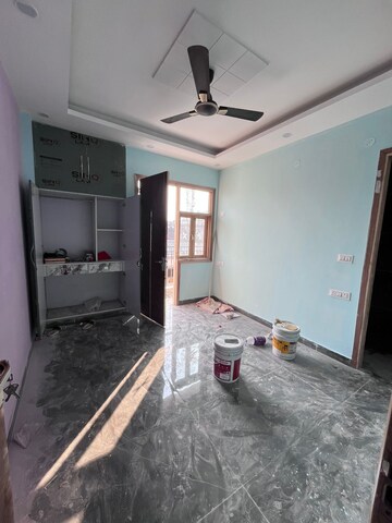 Room in 2 BHK Builder Floor at Khirki Extension – for Rent