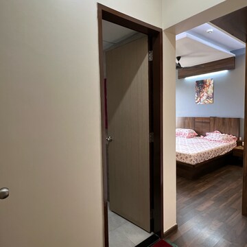 Room in 3 BHK Apartment at Paranjape Blue Ridge, Bhoirwadi – for Rent