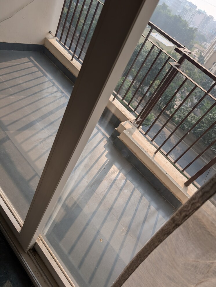 Balcony, jaypee-wish-town-klassic 3.5 Bedroom 1522 Sq.Ft. Apartment In Sector 134 Noida 7980914