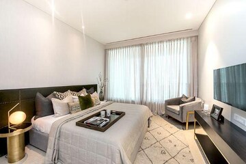 Bedroom in 4 BHK Apartment at Oberoi Realty Priviera, Santacruz West – for Sale