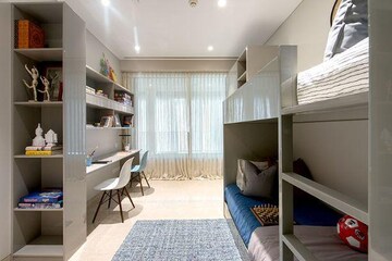Room in 4 BHK Apartment at Oberoi Realty Priviera, Santacruz West – for Sale