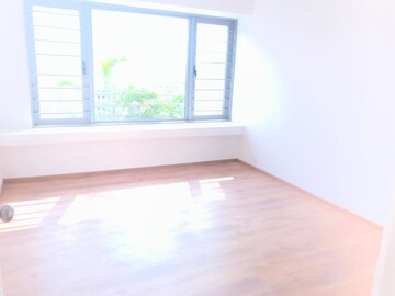Room in 2 BHK Apartment at Ankur CHS Andheri West, Andheri West – for Rent