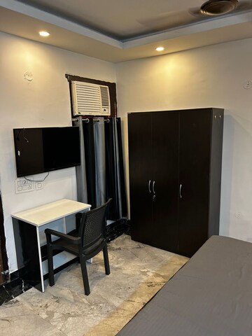 Master Bedroom in 1 RK Builder Floor at Greenwood City, Sector 40 – for Rent