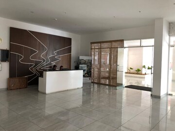 Staircase in 2.5 BHK Apartment at Prestige Finsbury Park Regent, Bagaluru  – for Rent