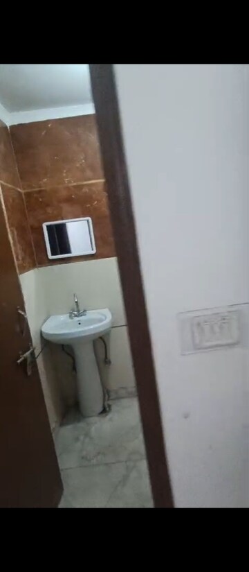 Furnished Amenities in 3 BHK Builder Floor at Mehrauli – for Rent