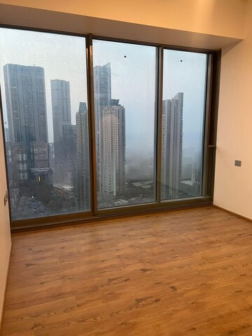 Room in 4 BHK Apartment at Rustomjee Crown, Prabhadevi – for Rent