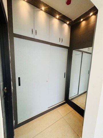Furnished Amenities in 3 BHK Apartment at Rishita Manhattan, Gomti Nagar – for Rent