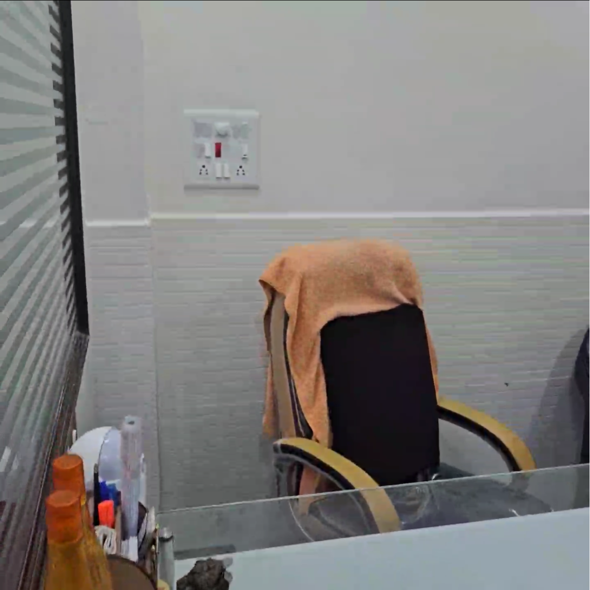 Retail Shop For Sale in Prathamesh Park