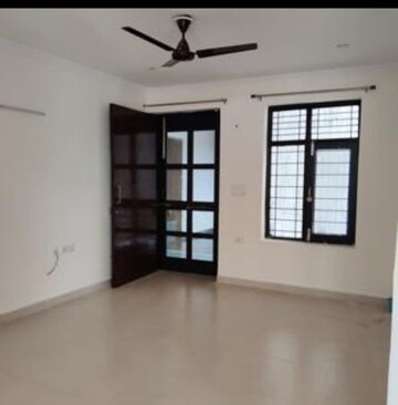 Room in 2 BHK Apartment at Omega Orchid Heights, Faizabad Road – for Rent