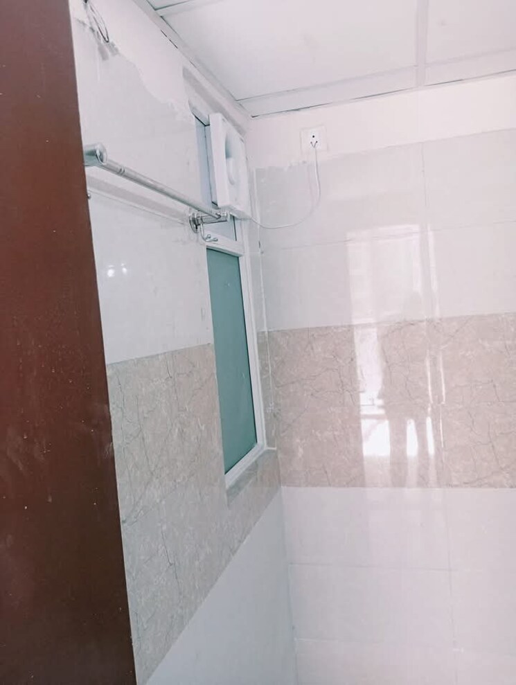 Bathroom, amrapali-golf-homes 2 Bedroom 1100 Sq.Ft. Apartment In Sector 4, Greater Noida Greater Noida 7981178
