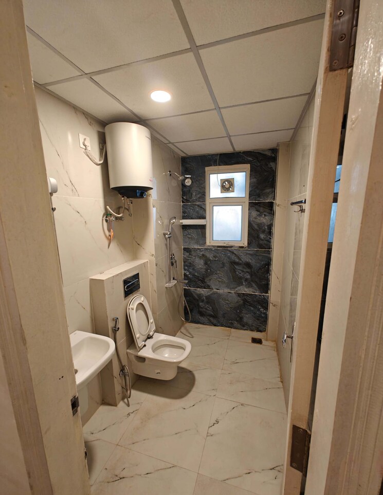 Attached Bathroom, omaxe-the-palace 3 Bedroom 1675 Sq.Ft. Apartment In Gomti Nagar Lucknow 7960446