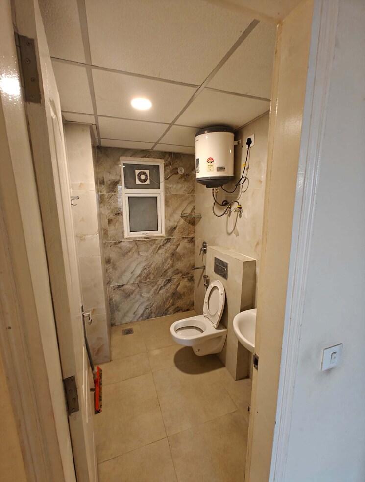 Bathroom, omaxe-the-palace 3 Bedroom 1675 Sq.Ft. Apartment In Gomti Nagar Lucknow 7960446