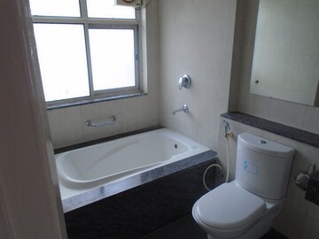 Bathroom in 3 BHK Apartment at Ardee City Palm Grove Heights, Sector 52 – for Rent