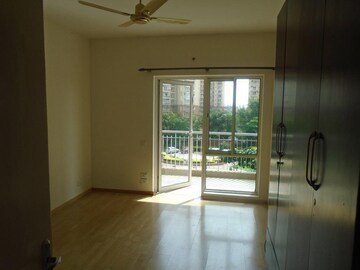 Room in 3 BHK Apartment at Ardee City Palm Grove Heights, Sector 52 – for Rent