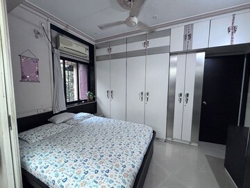 Bedroom in 1.5 BHK Apartment at Bandra West – for Rent