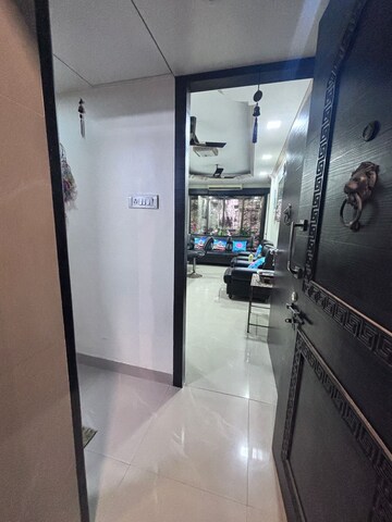 Room in 1.5 BHK Apartment at Bandra West – for Rent