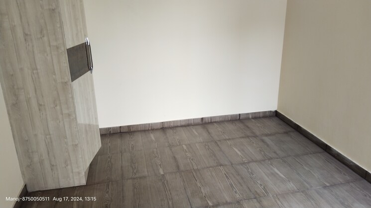 Room, upavp-ganga-yamuna-and-hindon-enclave 3.5 Bedroom 1350 Sq.Ft. Apartment In Pratap Vihar Ghaziabad 7981279