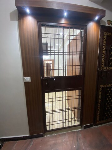 Room in 3 BHK Apartment at Rajendra Nagar Sector 5 – for Rent
