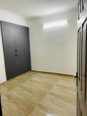 Room in 3 BHK Apartment at Shourya Alstonia Apartment, Pi Greater Noida – for Rent