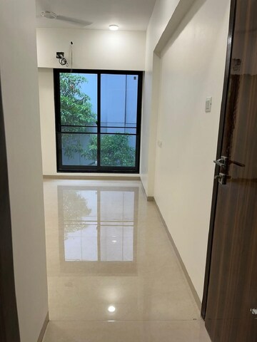 Room in 2 BHK Apartment at Santacruz West – for Rent