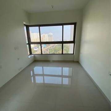 Room in 2 BHK Apartment at Kalpataru Paramount, Majiwada – for Sale