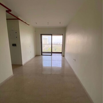 Room in 2 BHK Apartment at Kalpataru Paramount, Majiwada – for Sale