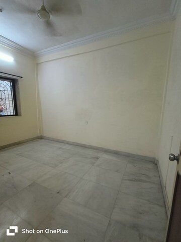 Room in 2 BHK Apartment at Bandra West – for Rent