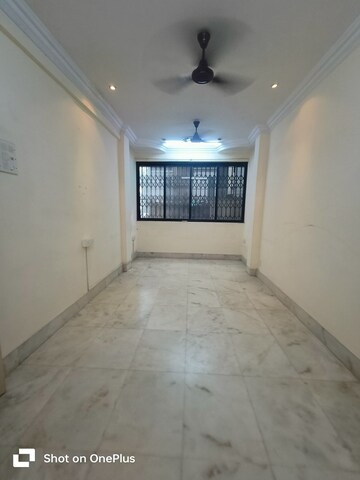 2 BHK Apartment For Rent in Bandra West