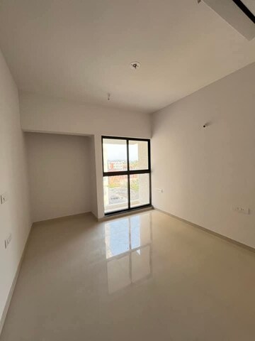 Room in 2.5 BHK Apartment at Lodha Palava Fresca C And D, Dombivli East – for Rent