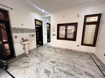 Room in 2 BHK Independent House at Gomti Nagar – for Rent