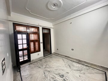 Room in 2 BHK Independent House at Gomti Nagar – for Rent