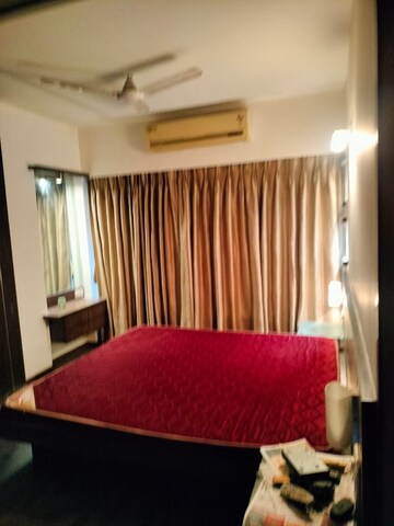 Bedroom in 3 BHK Apartment at Khar West – for Rent