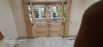 Room in 4 BHK Villa at Thaltej – for Rent