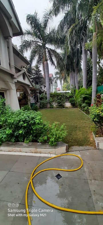 Balcony in 4 BHK Villa at Thaltej – for Rent